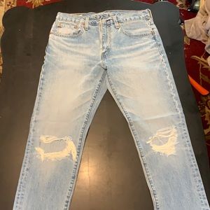 Levi mens  distressed jeans, 31 W 32 L, new no tag